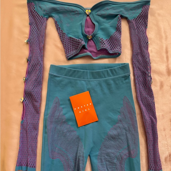 Poster Girl Matching Set - Picture 8 of 8